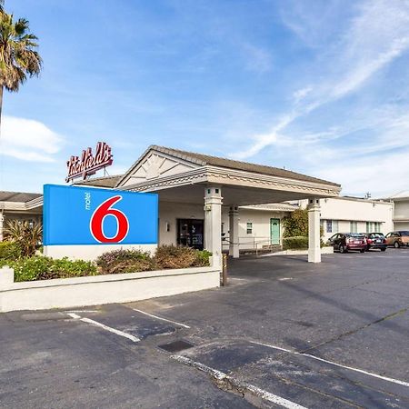 Motel 6 Сан-Рафаель Екстер'єр фото