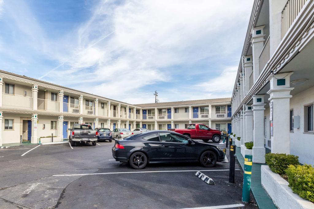 Motel 6 Сан-Рафаель Екстер'єр фото