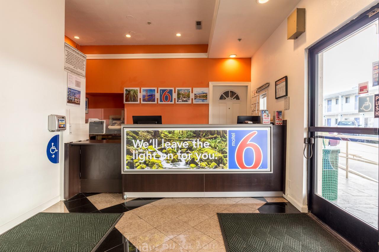 Motel 6 Сан-Рафаель Екстер'єр фото