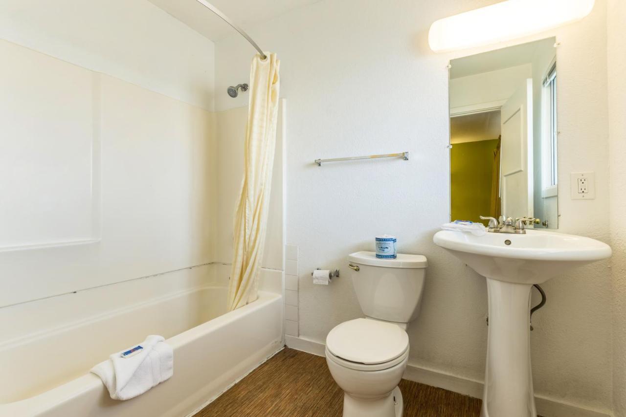Motel 6 Сан-Рафаель Екстер'єр фото