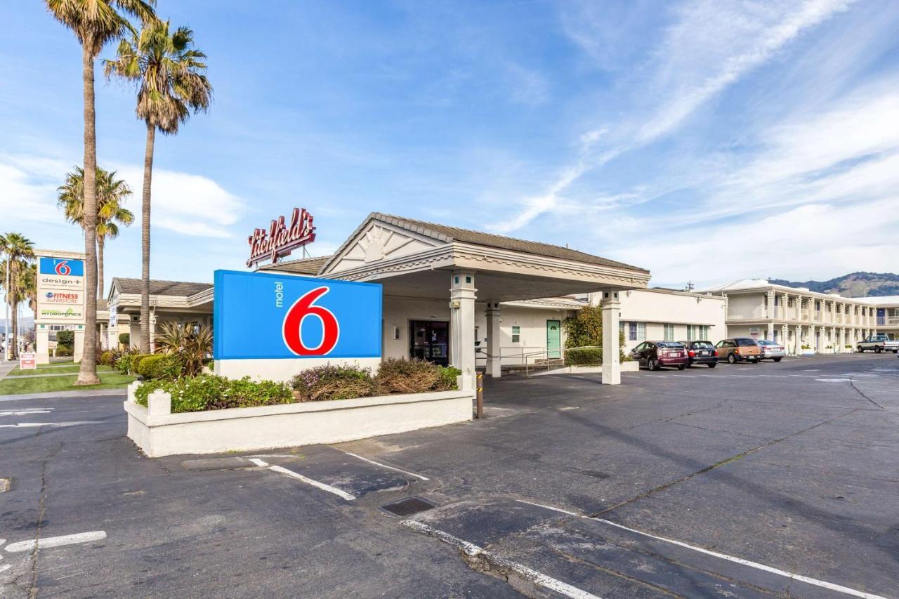 Motel 6 Сан-Рафаель Екстер'єр фото